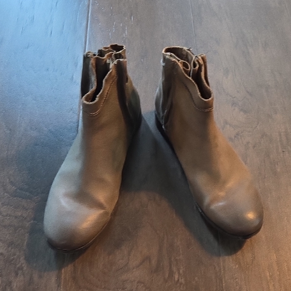 Elegant Tan Ankle Booties